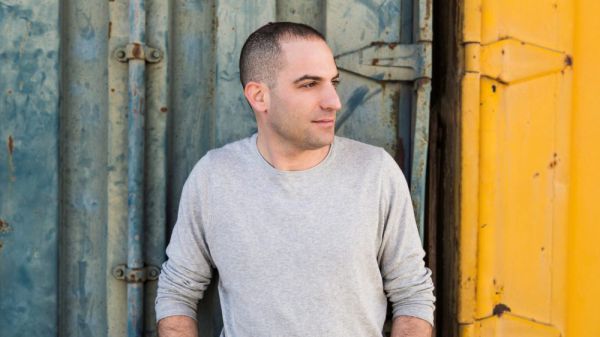 "שמש תצא": נועם מיכאל בסינגל חדש•צפו