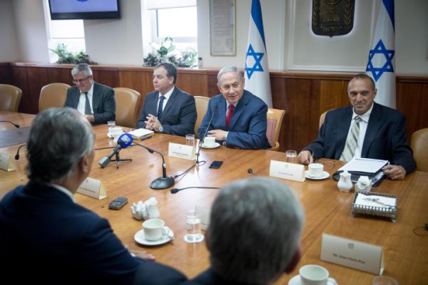 רה"מ לנציגים הלטינים: העבירו את השגרירויות לי-ם