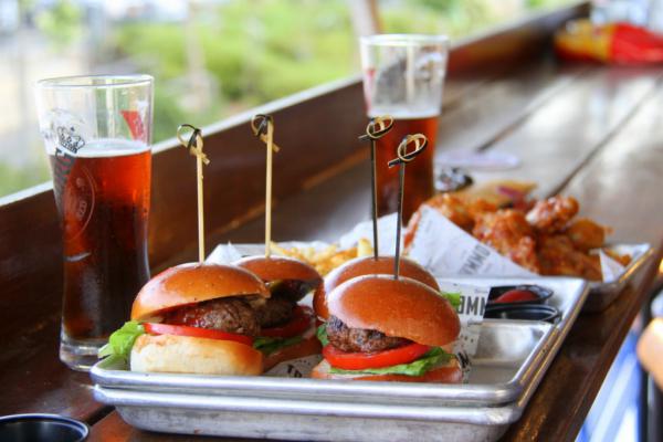 מסעדת רחוב חדשה וכשרה למהדרין משגעת את י-ם