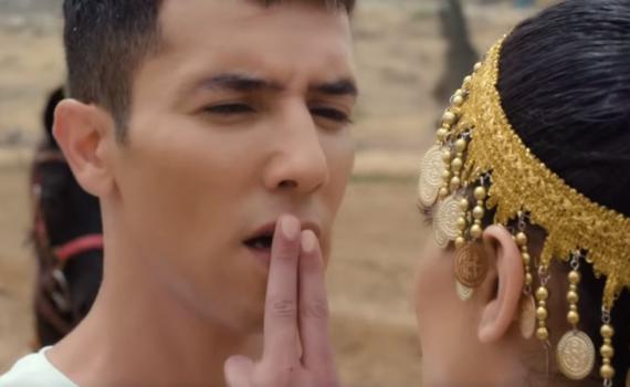 הזוי: הראל סקעת  בקליפ פרובוקטיבי לפיוט המוכר