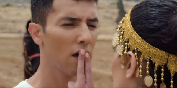 הזוי: הראל סקעת  בקליפ פרובוקטיבי לפיוט המוכר