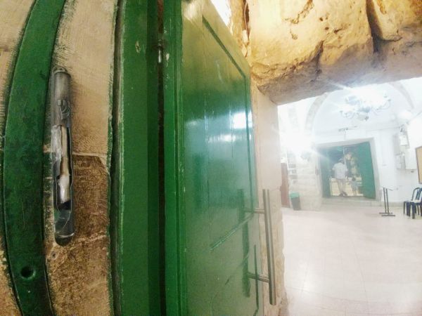 אחרי העיד אל פיטר, זה מה שגילו במערת המכפלה