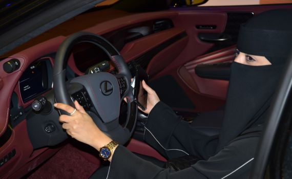 היסטוריה בסעודיה: הותר לנשים לנהוג במדינה