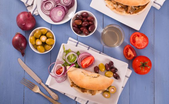 ארוחה שלמה בפיתה: 2 מתכונים ששווה לאמץ