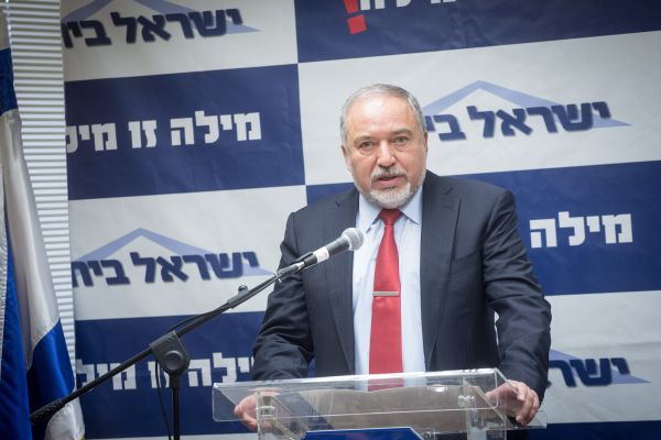 ליברמן בירך על החלטת הרבנים: "שקולה ואחראית"