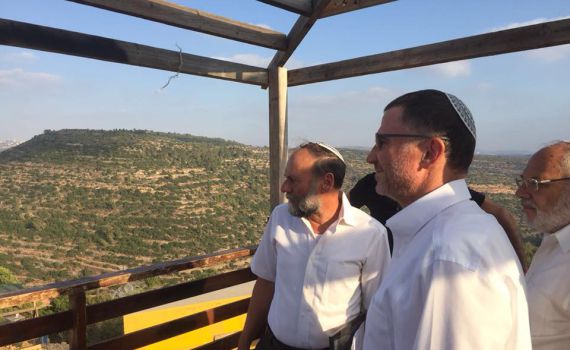 שנה לפיגוע הקשה; יו"ר הכנסת הגיע לנווה צוף