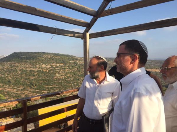 שנה לפיגוע הקשה; יו"ר הכנסת הגיע לנווה צוף