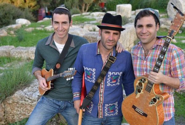 האחים סולמון בשיתוף פעולה עם כוכב 'דה וויס'