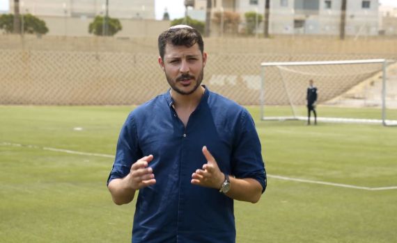 צפו: למה שמירת שבת וכדורגל לא הולכים ביחד?