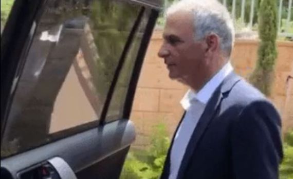 צפו: השר כחלון ניסה את האתגר המסוכן ברשת וחטף ביקורות