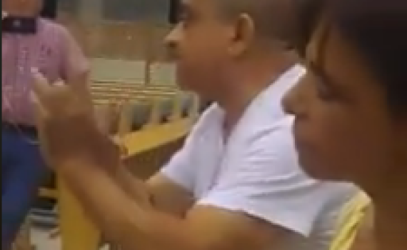 צפו: הוריו של אזריה תוקפים את יעלון: "אתה משקר"