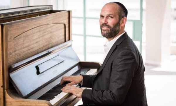 מיוחד: הלהיט של יונתן רזאל בגרסה ווקאלית• צפו