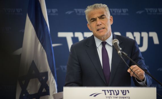 לפיד האשים את נתניהו: "רץ להדליף מהקבינט"