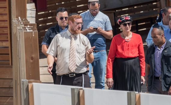 המשטרה ממליצה: להגביר את עליית הח"כים להר הבית