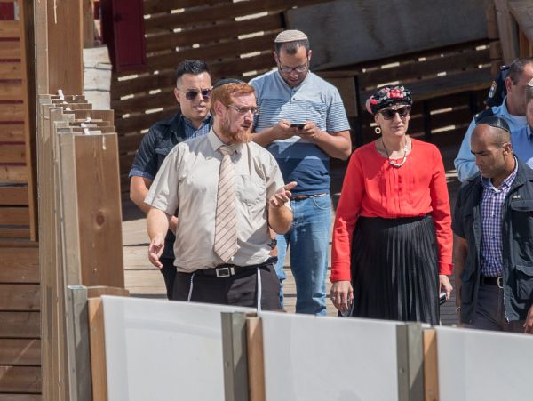 המשטרה ממליצה: להגביר את עליית הח"כים להר הבית