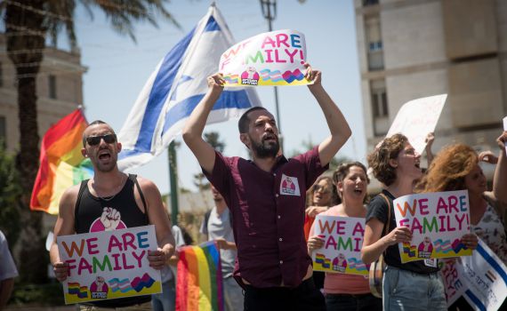 סקר: 58% ממצביעי הבית היהודי בעד מחאת הלהט"ב
