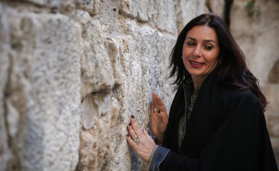 רגב תכנס דיון דחוף: "אין להקל ראש בנפילת האבן בכותל"