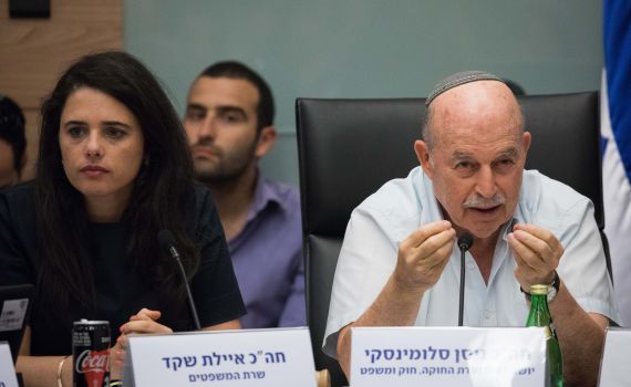 בבית היהודי מאיימים להצביע נגד חוק הלאום