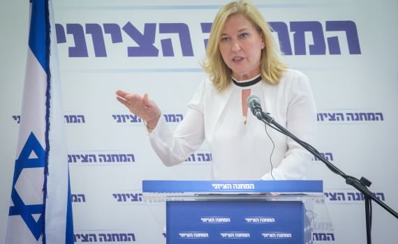 לחץ על עמיר פרץ: להקים עם לבני את המחנה הציוני