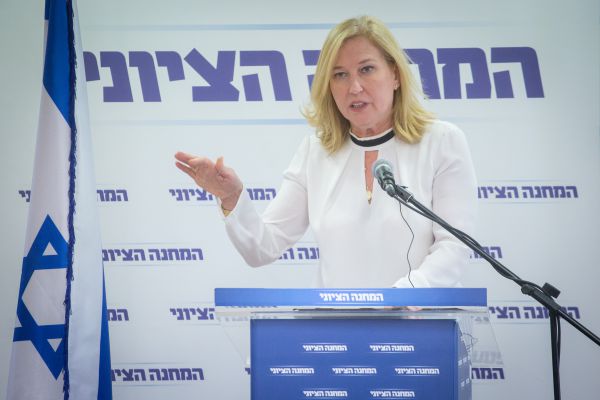 לחץ על עמיר פרץ: להקים עם לבני את המחנה הציוני