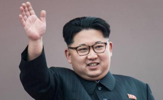 חוזר לאיומים: קים ג'ונג און חשף טיל בליסטי חדש