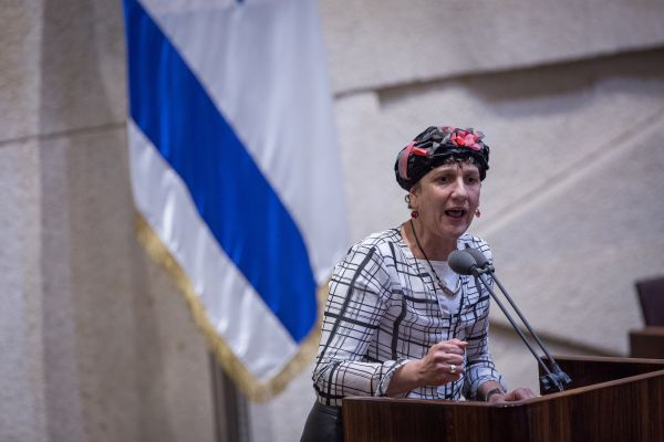 קריאה לנתניהו: לגרש את פעילי השמאל מחברון