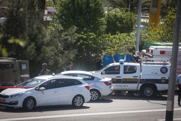 תושב עפרה 'נשלף' מרכבו ונזרק בצד הדרך