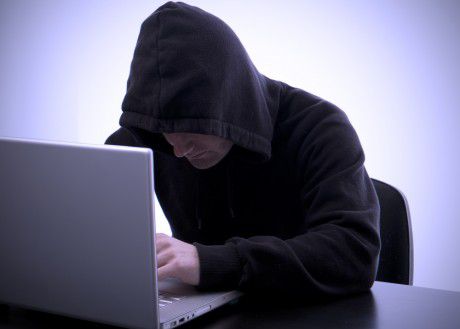 עובד חברת סייבר גנב תוכנת ריגול וניסה למכור אותה