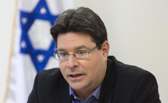 אקוניס סירב למנות מדענית: 'בגלל סרבנות'