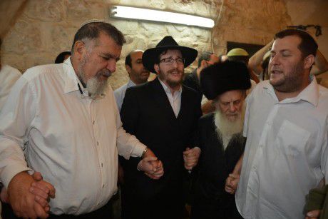 הרב שמואל אליהו יכריע: יוסי דגן או גרשון מסיקה?