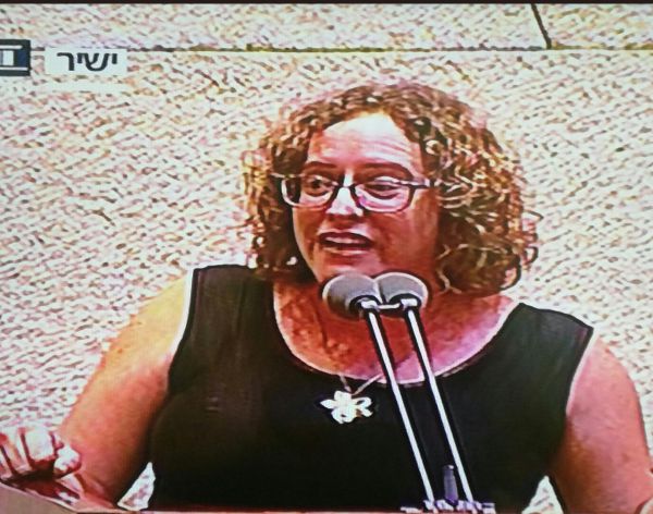 סערה במליאה בגלל שמלה של הח"כית