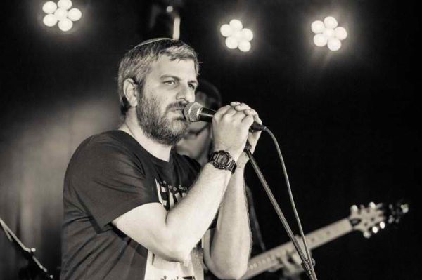 האמן שהצליח לאחד את חנן בן ארי ושולי רנד • צפו