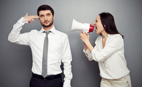 זאת לא בושה להודות שיש אינטרסים גם בין בני זוג