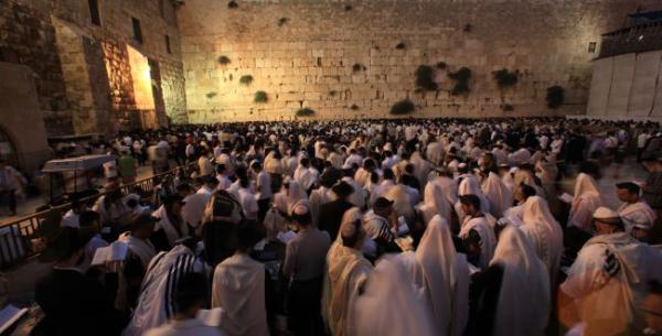 מה הקשר בין י"ז תמוז לחופש הגדול?