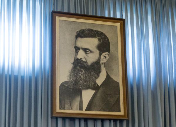 הרצל נאלץ לזייף את הציונות בגלל הרפורמים