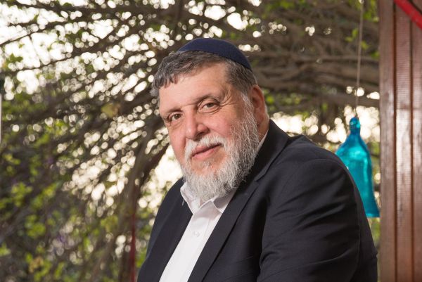 גם הליברלים: רב סרוג נוסף מצטרף לתמיכה באלקין