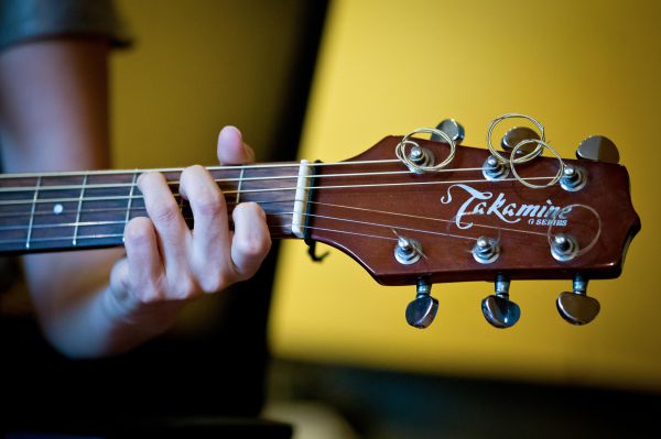 שו"ת: מתי מותר לשמוע מוזיקה בימי בין המצרים?