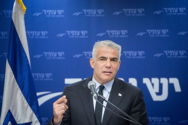 חתונת אהריש- הלוי: יאיר לפיד בהתבטאות מפתיעה