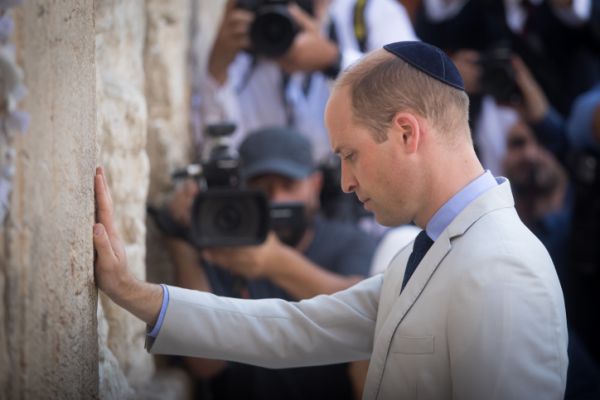 לאחר הביקור בארץ: הנסיך וויליאם בהחלטה מפתיעה