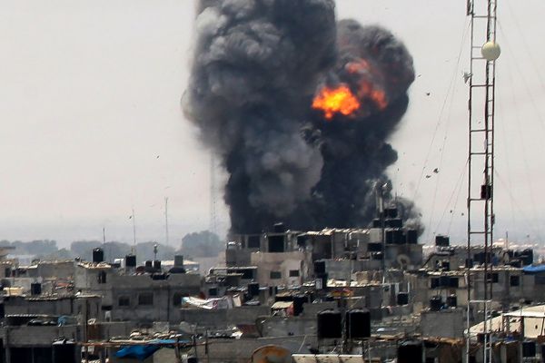 צה"ל תקף חוליית מחבלים שהעיפו בלוני תבערה