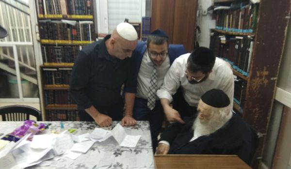 המפגש המרגש של יובל המבולבל אצל הרב קנייבסקי