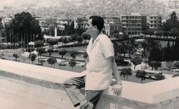 עם השעון: נטפליקס מפיקה סדרה חדשה על אלי כהן