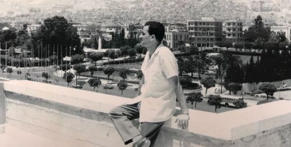 עם השעון: נטפליקס מפיקה סדרה חדשה על אלי כהן