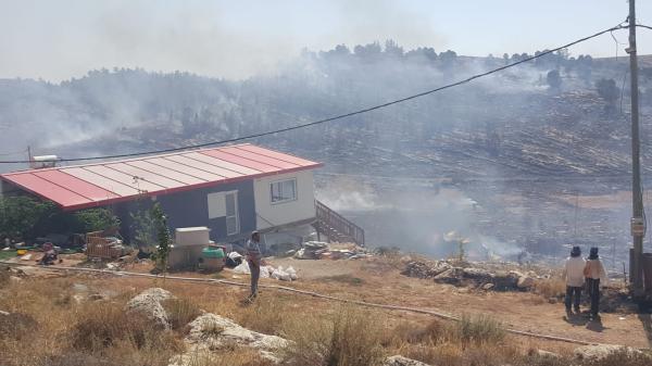 שריפת ענק בגוש עציון: תושבי בת עין פונו מבתיהם