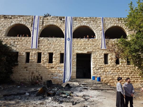 צפו : לאחר 13 שנים דגל ישראל חזר לשאנור