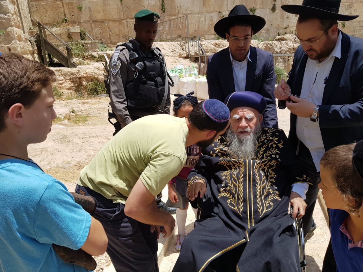 בושה: ככה הועלה הרב בקשי דורון למערת המכפלה