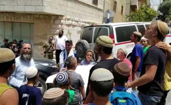 אלאור אזריה הגיע לחברון והתקבל כגיבור. צפו