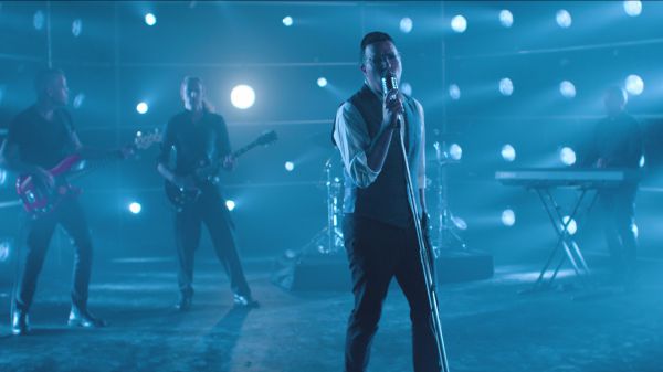 הזמן שלו: יעקב שוואקי בקליפ בינלאומי חדש•צפו