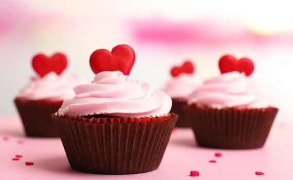 לאפות באהבה: רעיונות ומתכונים מתוקים לט"ו באב