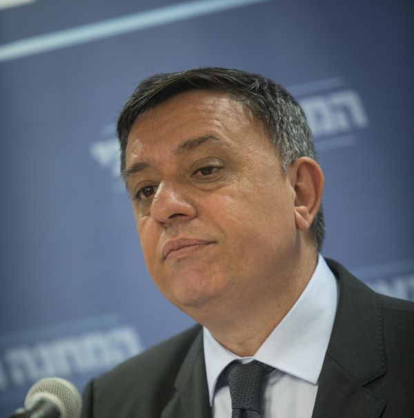 גבאי קרא לליברמן להתפטר: "לך הביתה, נכשלת"